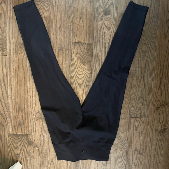 LuluLemon cropped legging with mesh detailing! - Picture 2 of 5